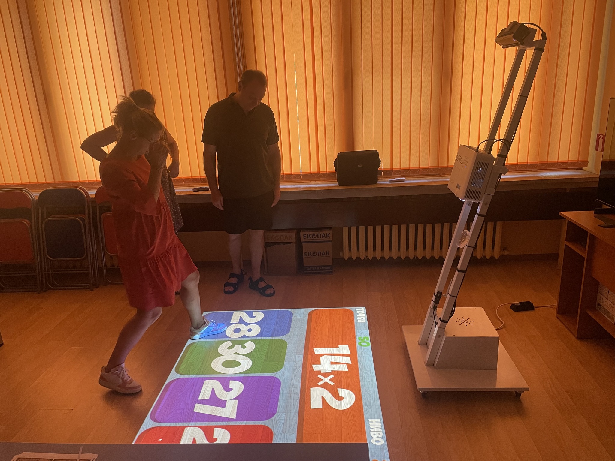 Интерактивен под по проект „Модернизиране на среда за равностойно участие на Регионална библиотека „Михалаки Георгиев“ на европейската информационна и културна карта“